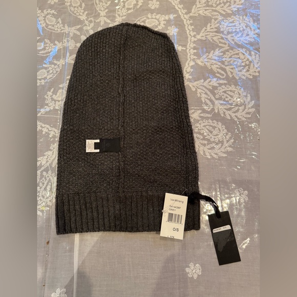 VERA WANG COLLECTION Fine Wool stylish long cap. NWT - Picture 5 of 8